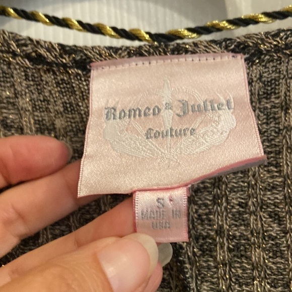 Romeo and Juliet Couture, women’s gold and black batwing blouse size medium - Picture 5 of 6